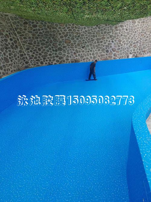 馬上入冬室外泳池膠膜場地應如何維護